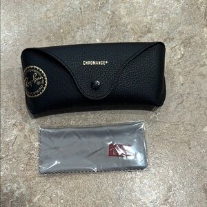 Ray-Ban Black Sunglasses Case with Gray Cloth NWOT